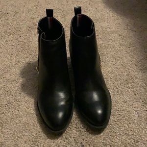 Tommy Hilfiger Black Zipper Ankle Boots